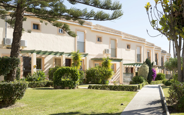 Resort Ramada Hotel & Suites by Wyndham Costa del Sol