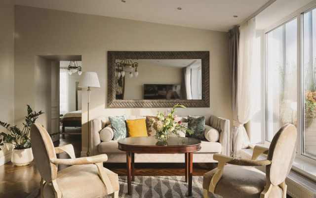 Апартаменты Minin Apartments Мансарда с террасой и видом на Невский 170 кв.м.