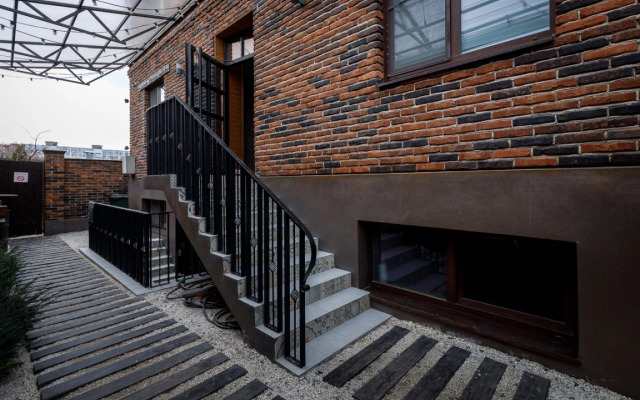 Semeynyye Loft Apartments s proyektorom Apartments