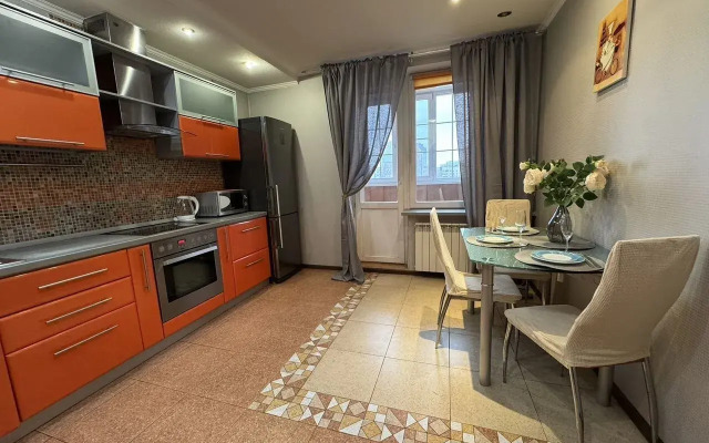 Na Ulitse Khvorostukhina, 1a Flat