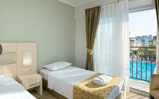 White Lilyum Hotel