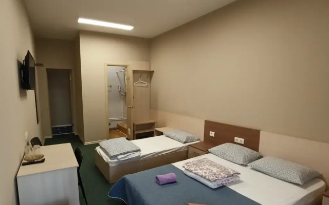 Отель Янрус