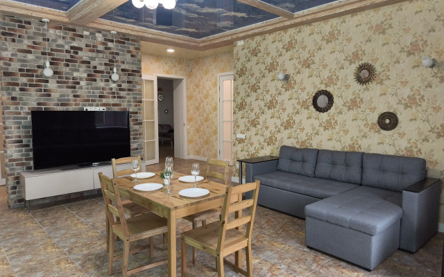 Квартира просторная на Богдана Хмельницкого