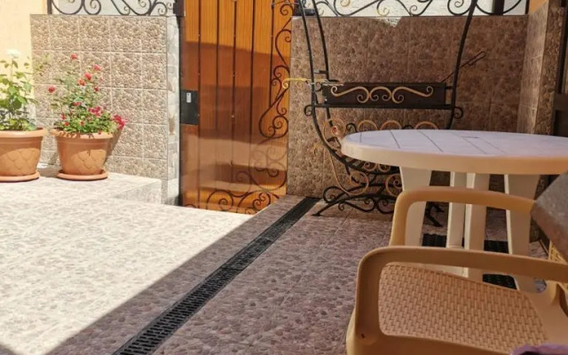 Меблированные комнаты на Театральной улице 22