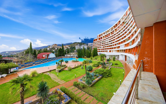 Апартаменты 27 в современном жилом комплексе