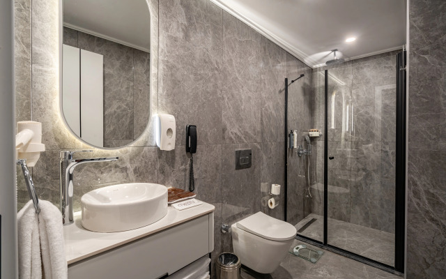 Awen Hotel Lara