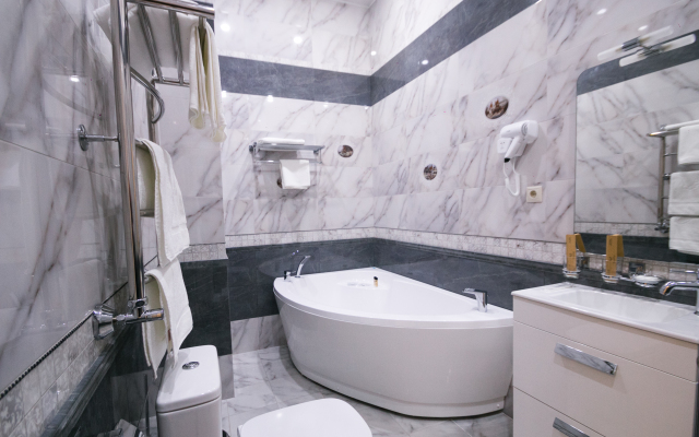 Goluboe Ozero Hotel