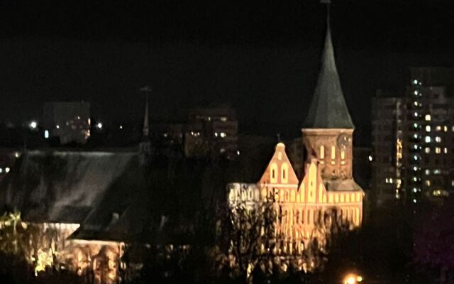 2-h komnatnaya v tihom centre Kaliningrada s otkrytoj terrasoj i vidom na Kafedral'nyj sobor Flat