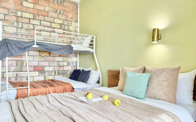 Квартира стильная в горах Ялта