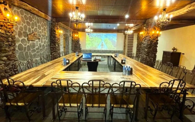 Mina Hotel