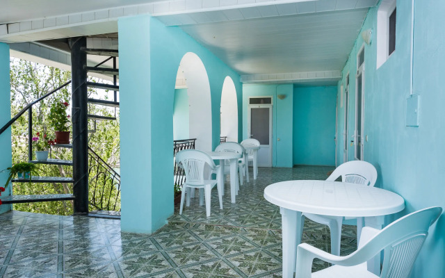 Izumrud Guest House