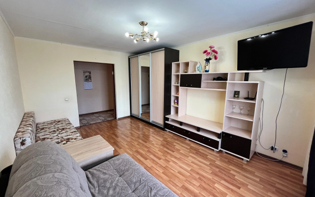 Ryadom s TTs Saturn Apartments