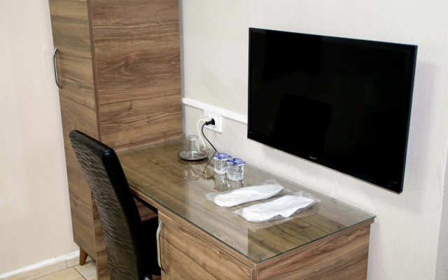 Yunus Hotel