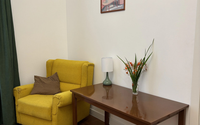 Stilnaya Kvartira ryadom s Morem i Parkom Flat
