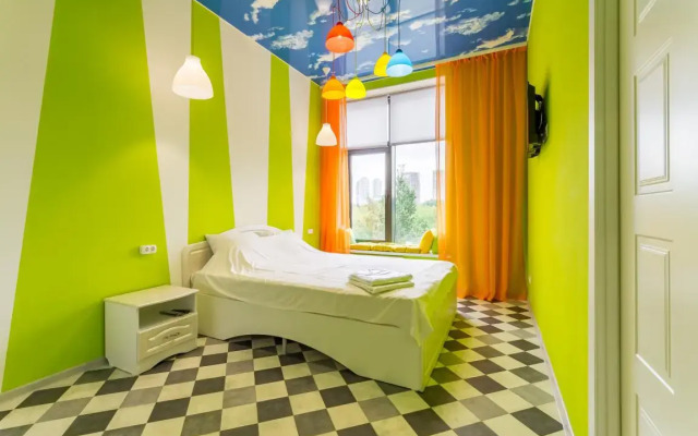 Этажидейли на Тверитина в Алисы в Стране чудес