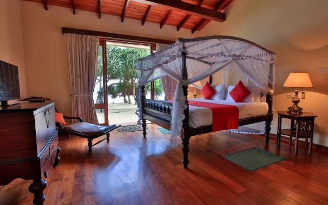 South Point Villa - 3 bedroom Beach Front Villa