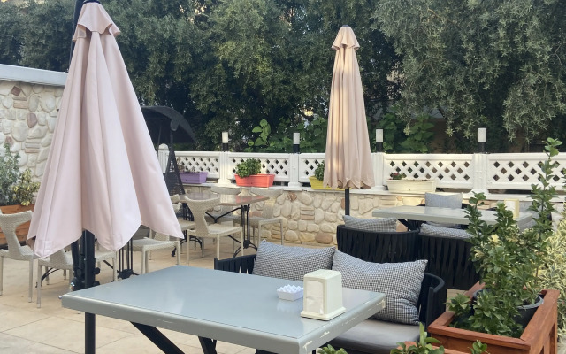 Serenity Suit Hotel