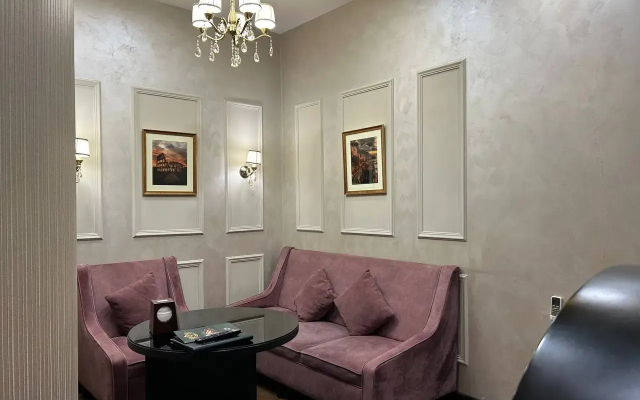 Отель Roma Yerevan & Tours