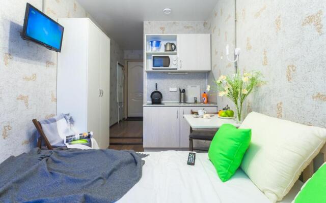 Gosti Lyubyat Na Sennoy Flat 2