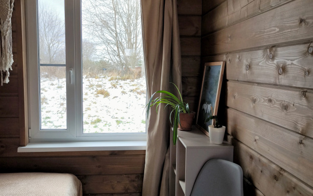 Частный дом Чёрный домик у озера Отрадное