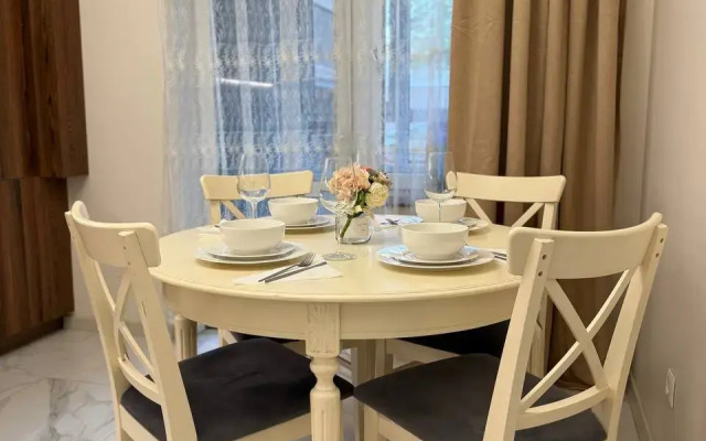 Klacca Lukhury Flat