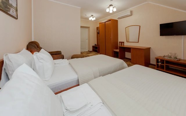 Kristall Uyut Hotel