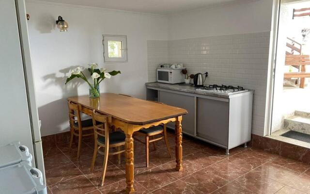 Elida Guest House