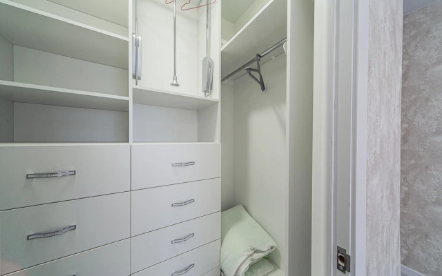 Квартира от компании Хоум Отель на проспекте Карла Маркса 4Б