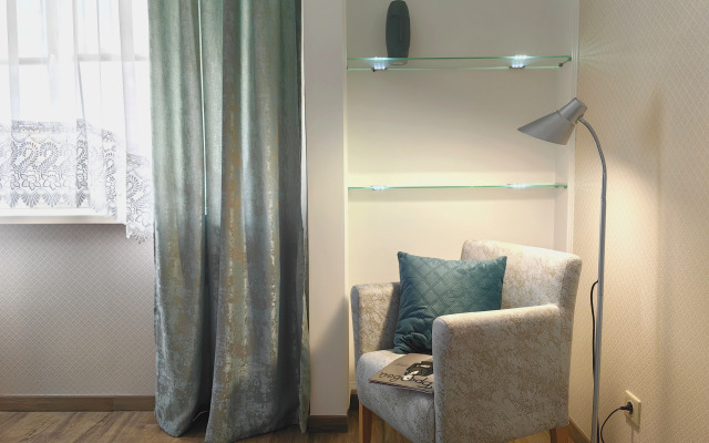 Апартаменты Стоп. Снято! с лоджией-кабинетом