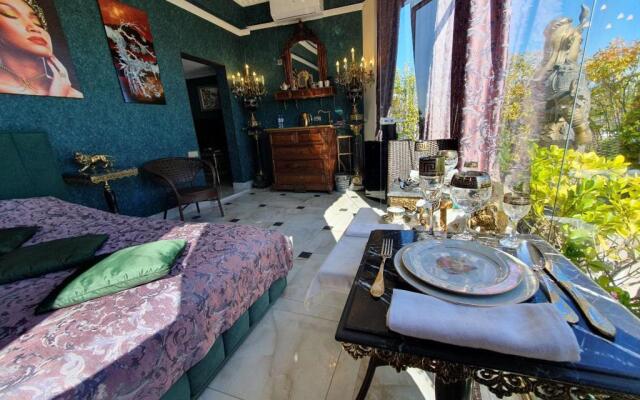 Апартаменты Студия С Бассейном В Самом Центре Сочи