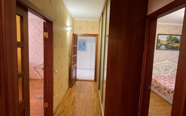 Shikarnaya U Kremlya Flat