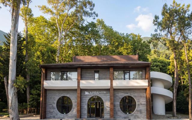Отель Apra