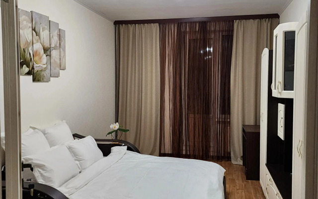 Uyutnaya Dvukhkomnatnaya Flat