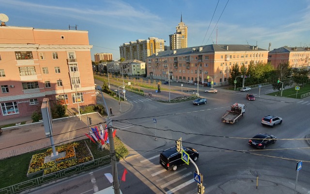 Prospekt Kalinina u ploschadi Oktyabrya flat