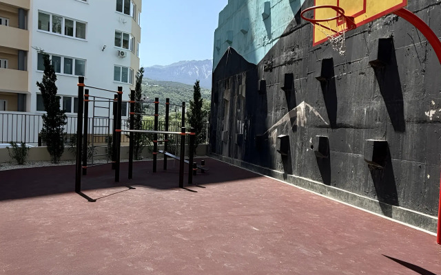 Komfortnaya Kvartira V Kurortnom Gorode Yalta Flat