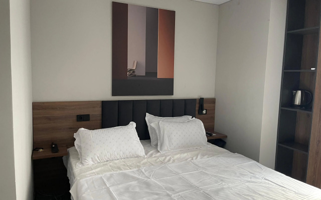 Hotel Airis Residence