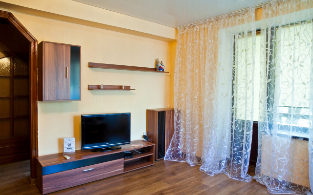 Lessor 103-105 Apartments