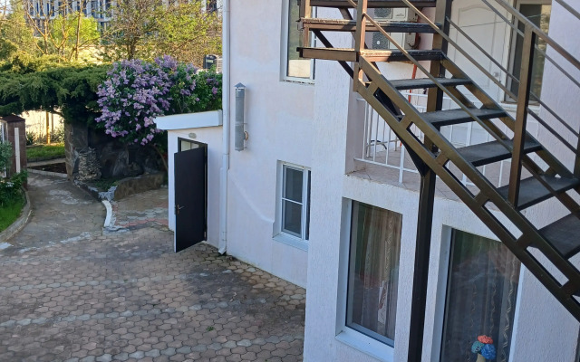 Leto Guest house