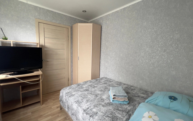 Trekhkomnatnaya Po Ulitse Komsomolskaya 191 Flat