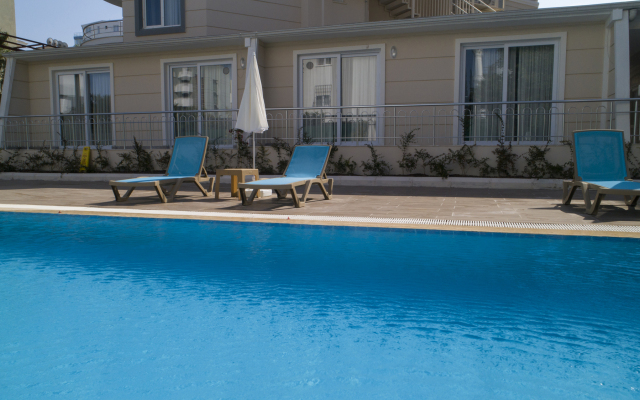 Theluna suite hotel