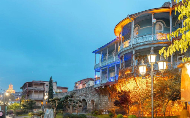 Blue Balcony Hotel