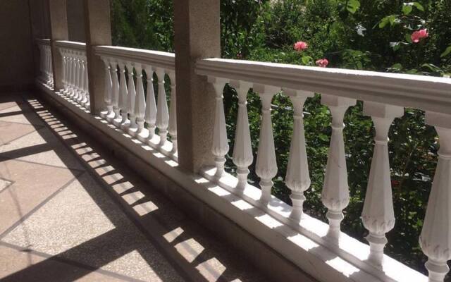 Classic Apartment On Kievyan Apartments