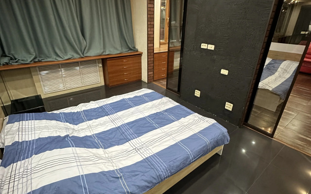 Uyutnaya Pyatikomnatnaya V Tsentre Na Ulitse Komsomolskaya Flat