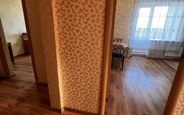 Prostornaya Dvukhkomnatnaya Na 10 Etazhe Flat