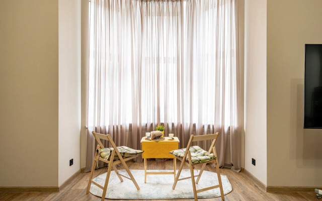 Sergeew Apartments dvuhkomnatnyj Lyuks s vidom na naberezhnuyu Fontanki Apartments