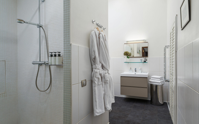 Апартаменты с видом на канал Грибоедова у Невского проспекта