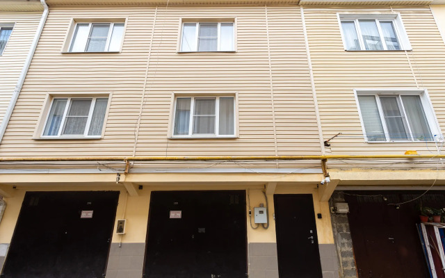 2-Komnatnye V Taunkhause S Garazhom V Kudepste Apartments