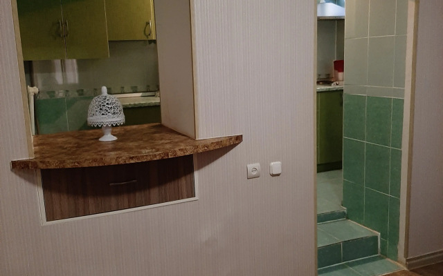 Trekhkomnatnaya Kvartira V Tsentre Na Poptsova