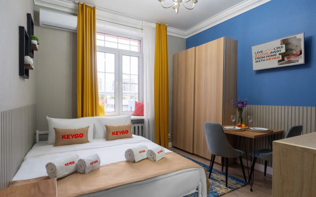 Апартаменты KeyGo 1011 Студия рядом с метро Окружная