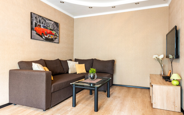 Prostornaya dvukhkomnatnaya Natali u parka Zyuzino Flat